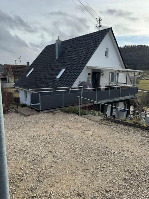 Loft Wohnung Mit Toller Aussicht Messstetten Екстериор снимка